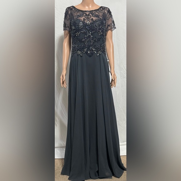 XSCAPE
Embellished Short Sleeve Chiffon Gown - Picture 2 of 11